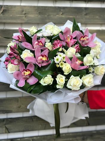 Букет цветов из: Розы и Хризантемы в Еланском