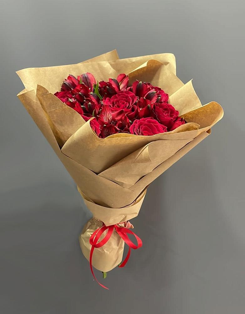 Букет цветов из: Альстромерии и Розы в Еланском