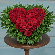 Цветочная композиция из Розы в виде сердца в Еланском