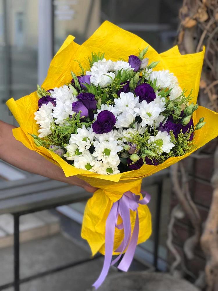 Букет цветов из: Ирисы, Хризантемы и Ромашки в Еланском