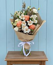 Букет цветов из:  Альстромерии, Лизиантусы, Розы и Хризантемы в Еланском