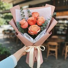 Букет цветов из:  Розы в Еланском