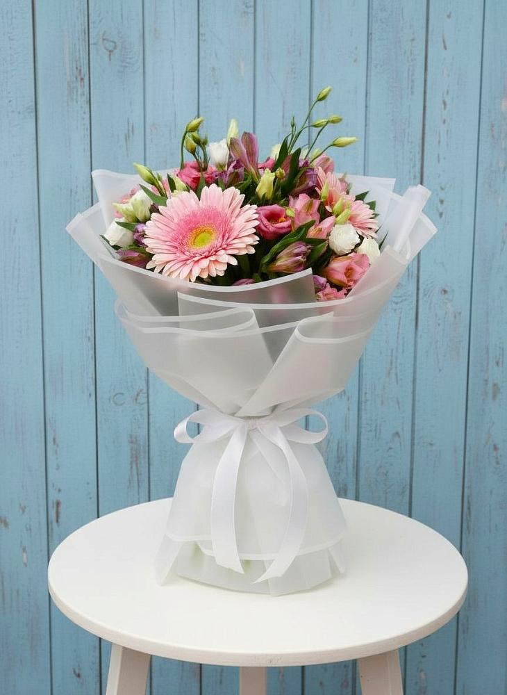 Букет прохладный бриз в Еланском Букет цветов из: Герберы, Альстромерии и Лизиантусы в Еланском