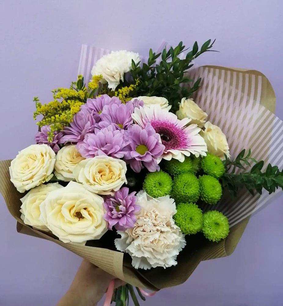 Букет магия в Еланском Букет цветов из: Хризантемы, Розы, Гвоздики и Герберы в Еланском