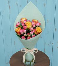 Букет цветов из:  Розы в Еланском