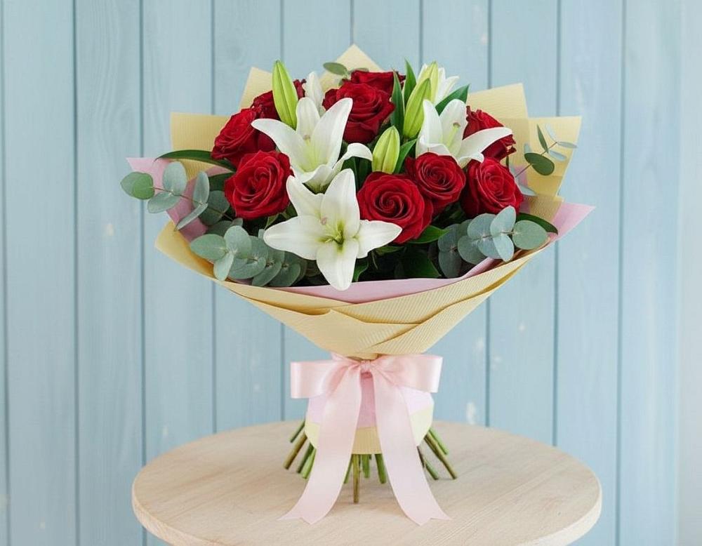 Букет Элегантная гармония в Еланском Букет цветов из: Лилии и Розы в Еланском